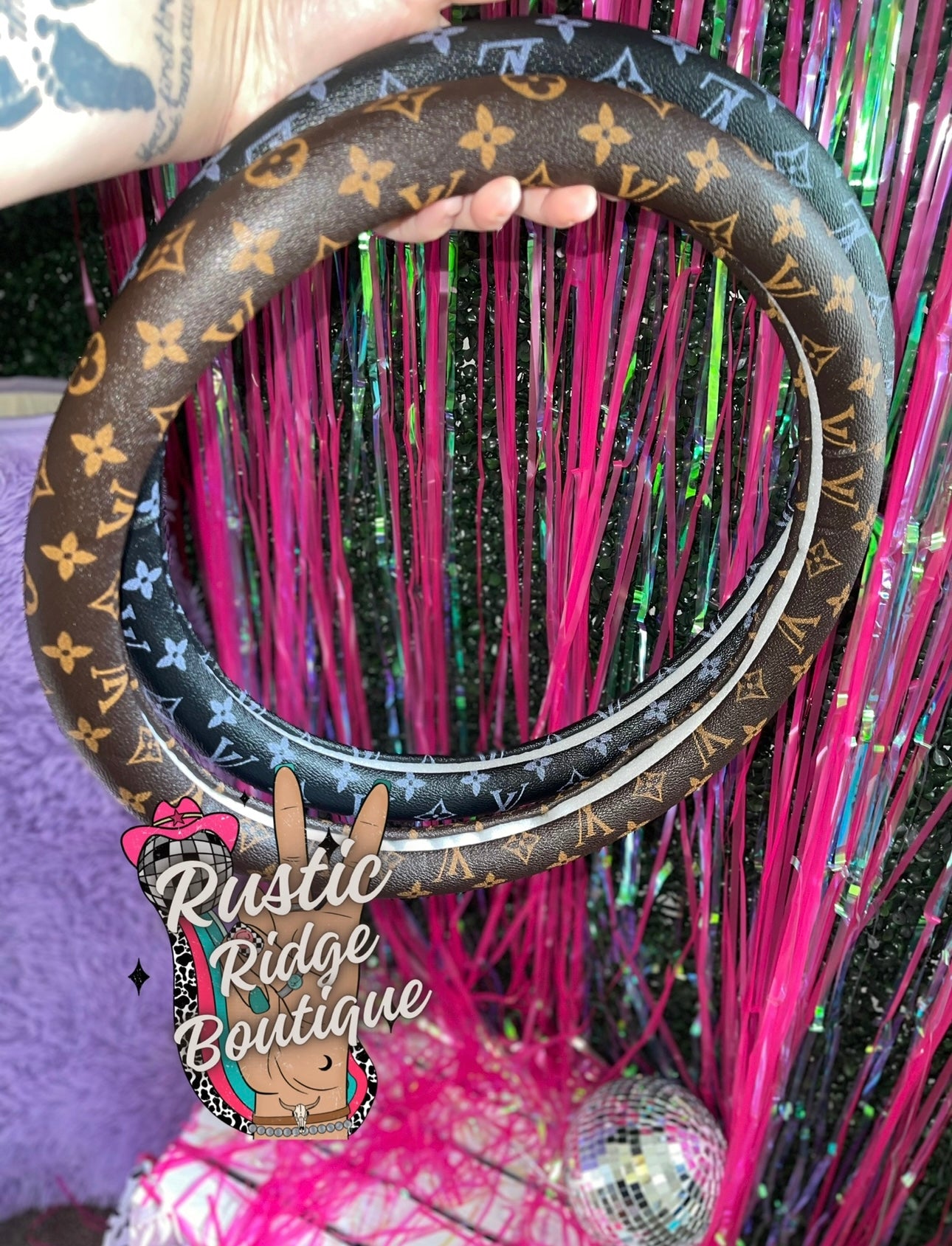 Lux steering wheel cover