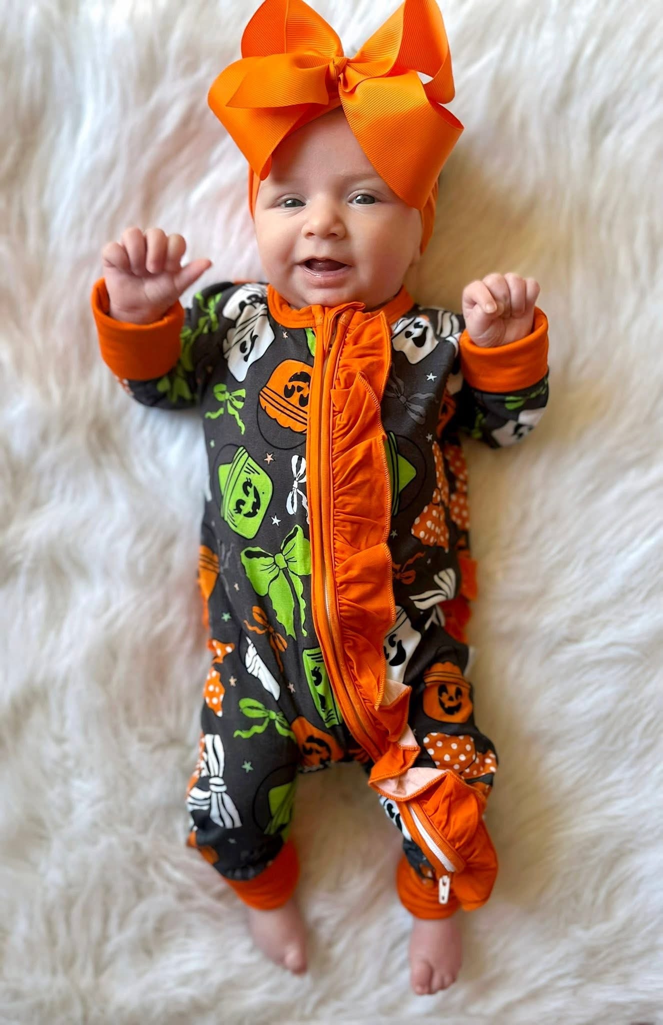 Bow Boo Buckets Ruffle zippy